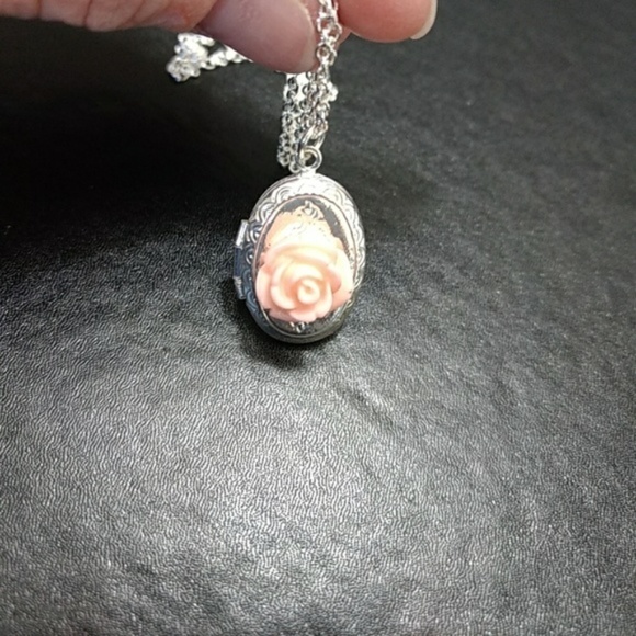 Jewelry - ** Pink rose locket in silver tone